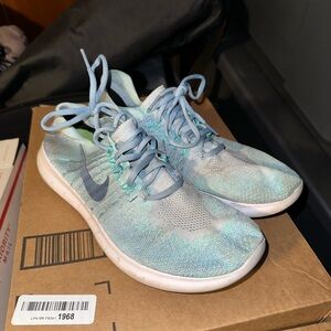 Women’s Nike shoes